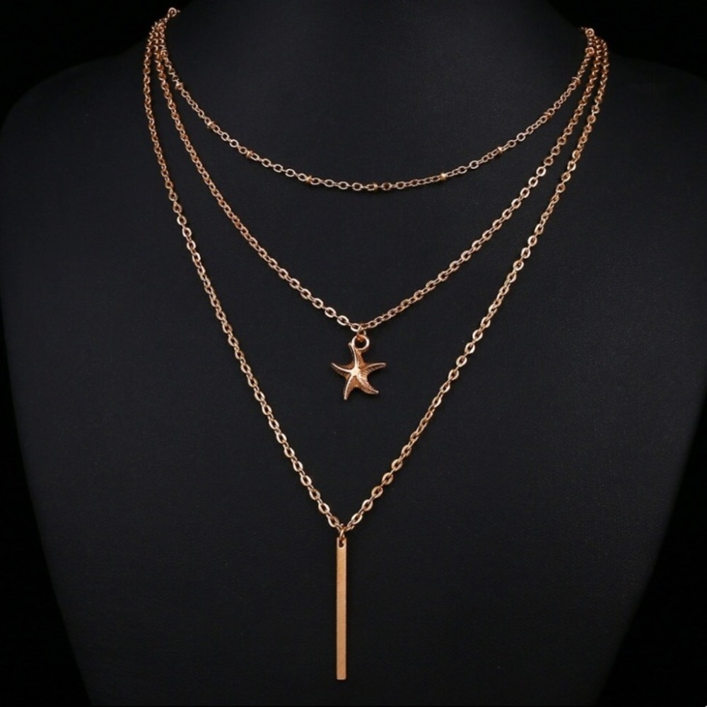 ⭐️Gold Layered Star Fish and Pendant Necklace - Picture 3 of 3